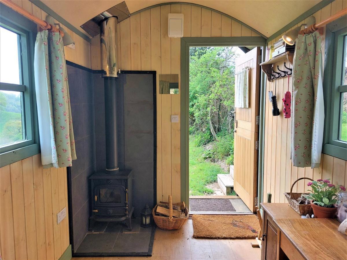 Usk Valley Shepherd's Hut Cwmbran