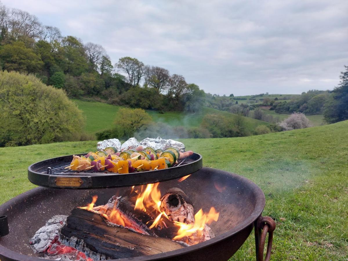 Usk Valley Shepherd's Hut Luxury tent *