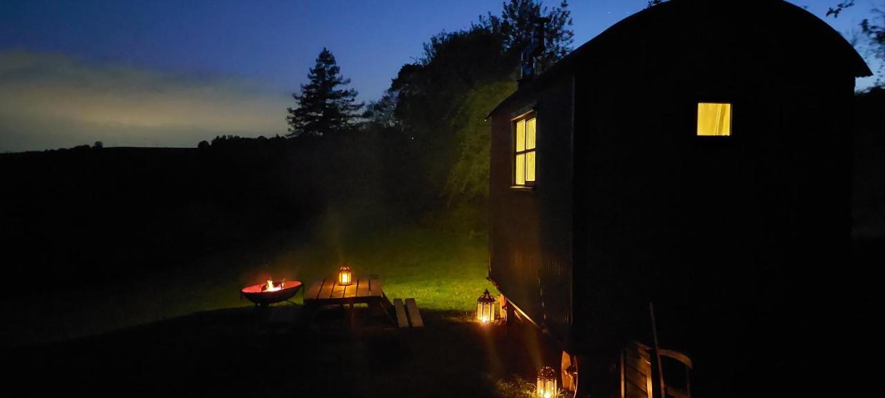 Usk Valley Shepherd's Hut Luxury tent *